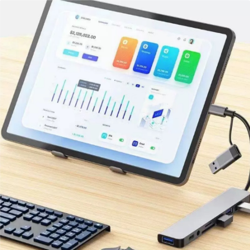 Dwugłowicowy Hub USB-C 8-w-1 z – Desk Setup Usb Hub recenzja i cena